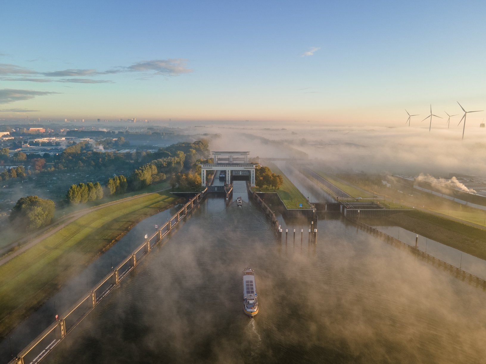 Beatrixsluis Nieuwegein mist drone